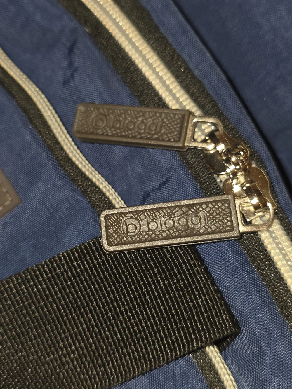 Biaggi Navy Rolling Travel Duffle with Shoulder Strap